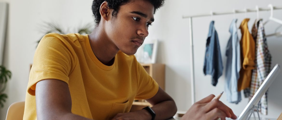 Resit A levels news article 16-18 year old studying on a tablet